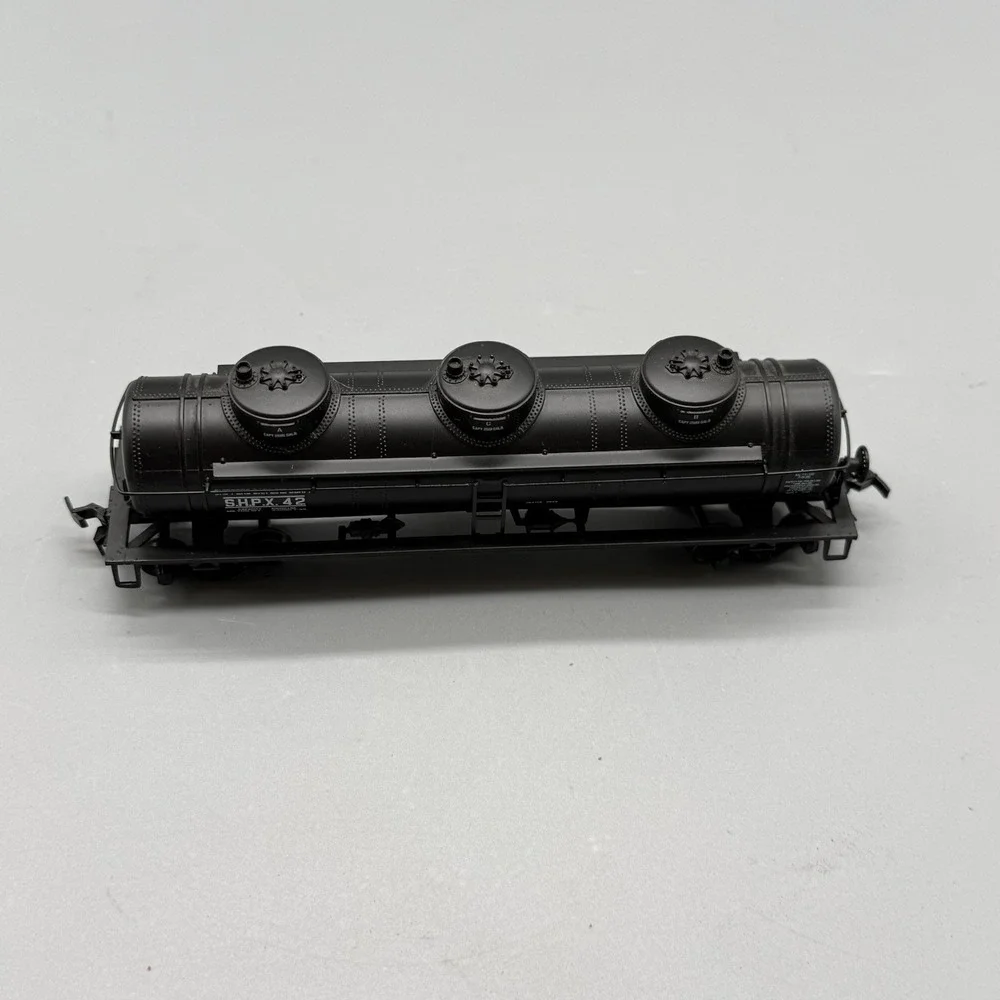 Athearn HO Scale Shippers Car Line SHPX 42 Triple Dome Tank Car 7935
